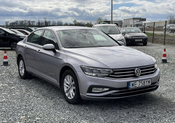 Volkswagen Passat cena 82900 przebieg: 95970, rok produkcji 2020 z Wojkowice małe 277